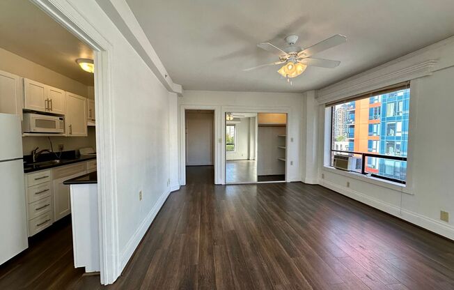 1 bed, 1 bath, 696 sqft, $1,750, Unit 0809