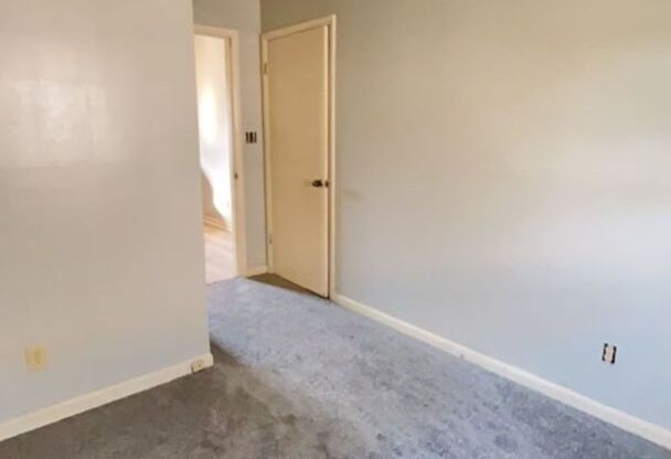 3 beds, 1 bath, $1,150