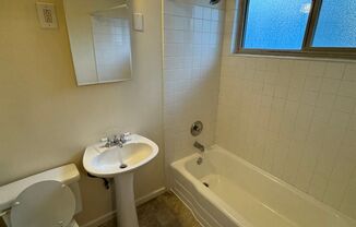 Studio, 1 bath, 425 sqft, $1,395, Unit Unit 09