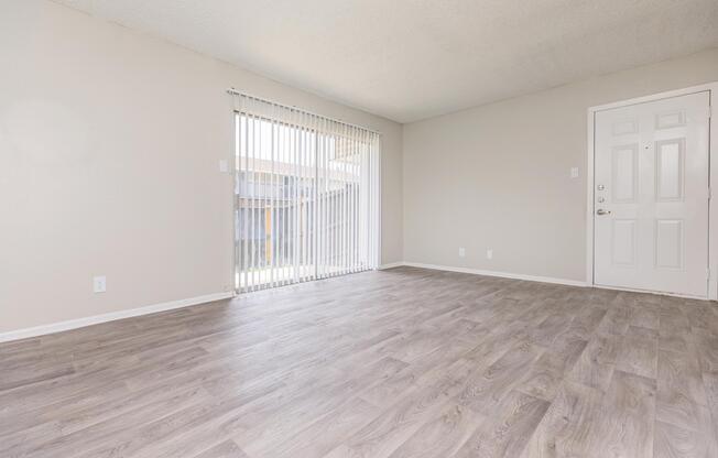 1 bed, 1 bath, 672 sqft, $985