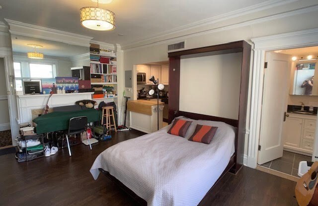 Studio, 1 bath, 350 sqft, $2,400, Unit 87