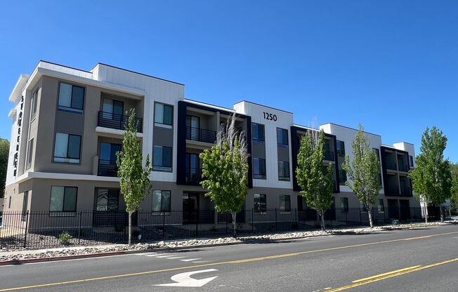 1 bed, 1 bath, 686 sqft, $1,625, Unit 122