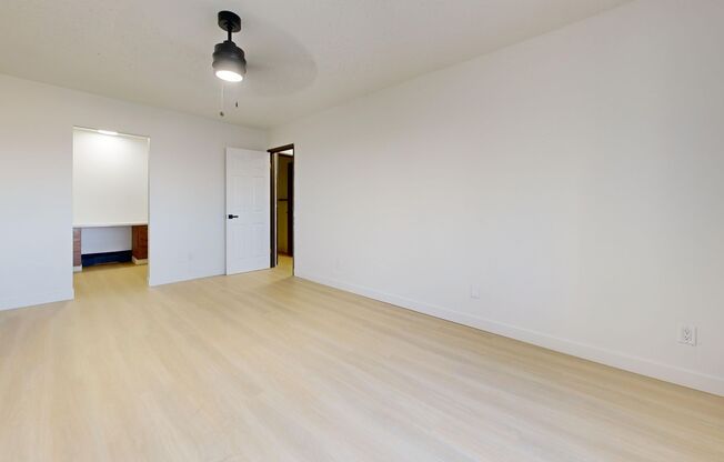 2 beds, 1 bath, 1,050 sqft, $995, Unit 215-201C