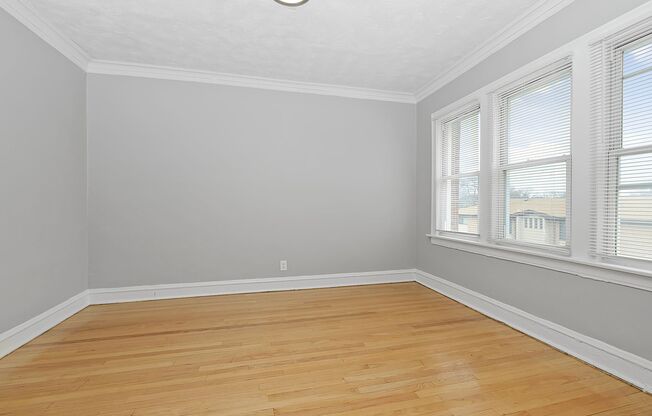 2 beds, 1 bath, $1,800, Unit 957-3