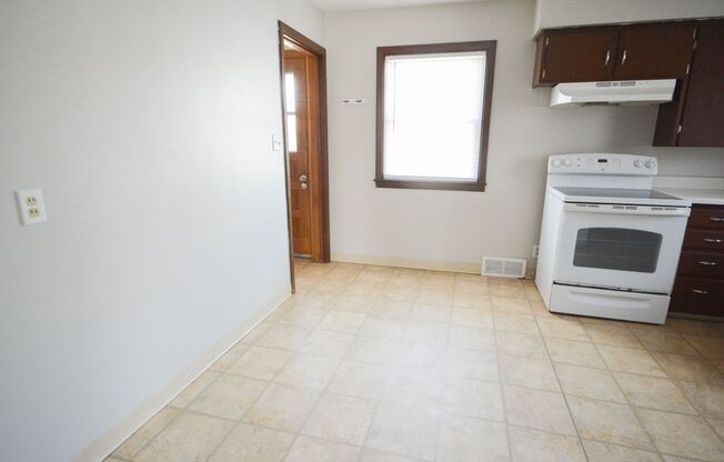 Spacious and Updated 2 Bedroom Available For Rent!