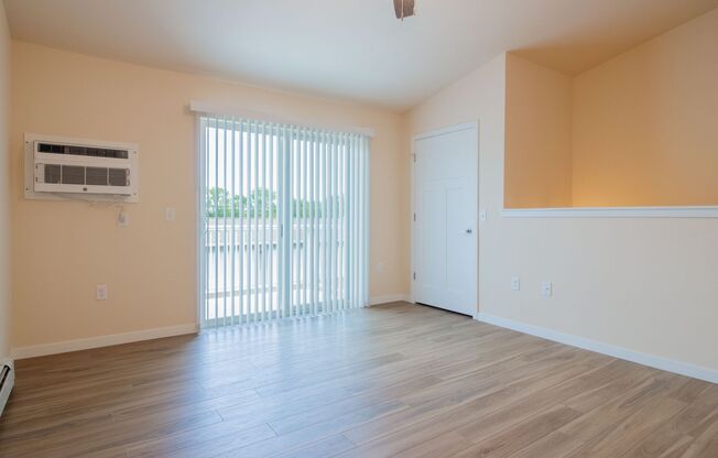 1 bed, 1 bath, 749 sqft, $1,324, Unit EC 4237-09