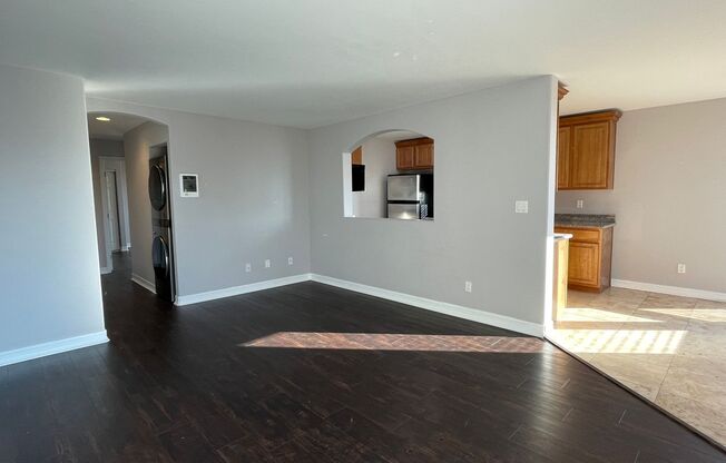 Beautiful Remodeled Condo In North Park w/In-Unit Washer/Dryer, Garage Parking