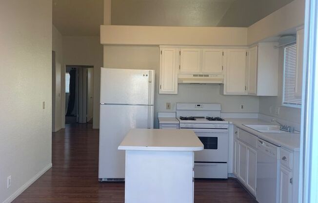 3 beds, 2 baths, $1,700