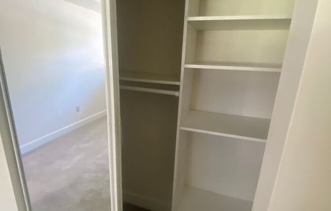 2 beds, 1 bath, 863 sqft, $2,100, Unit 5345 #2