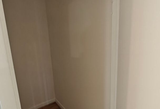 3 beds, 1 bath, $2,000