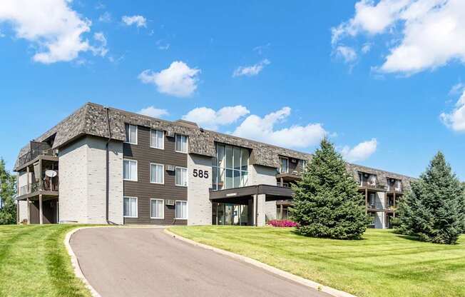 A large building with the number 585 on it.