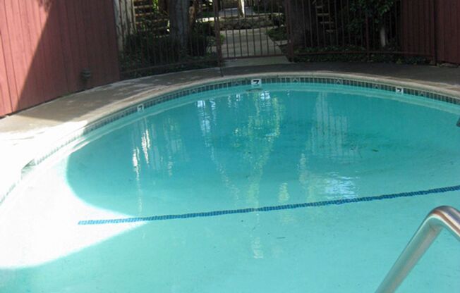 Lido Isle Apartments