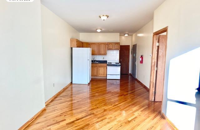 1 bed, 1 bath, $2,400, Unit 3F