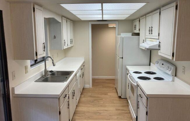 3 Bedroom 2 Bathroom Condo at Palomar Place near College Park!