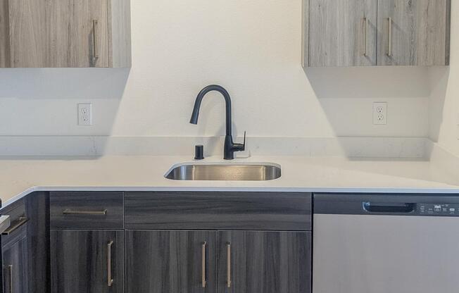 Studio, 1 bath, 474 sqft, $1,599