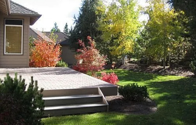 Single Level Home Near Rivers Edge Golf Course!