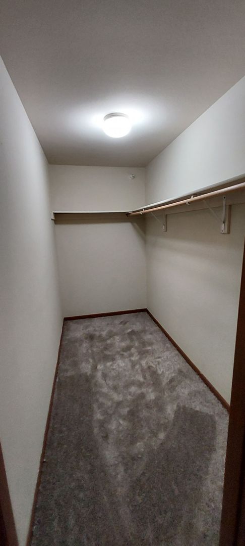 1 bed, 1 bath, 843 sqft, $1,065, Unit 51-302