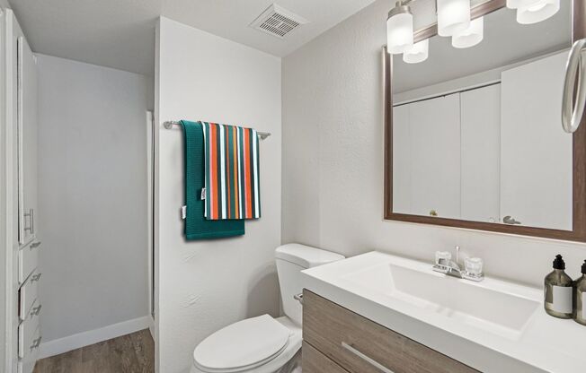 Studio, 1 bath, 350 sqft, $799, Unit 402