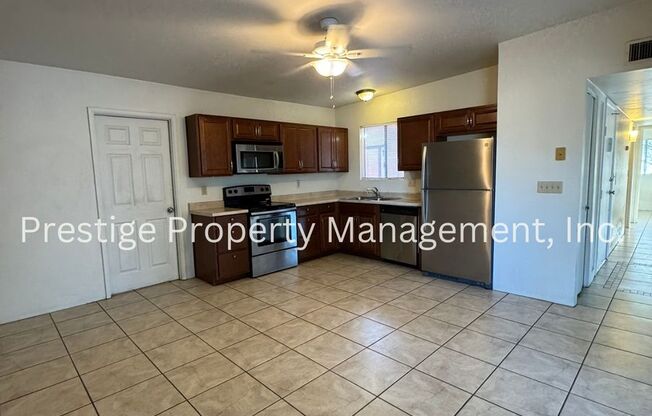 3bd/2ba home tucked away in Northwest Tucson!!