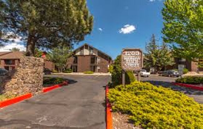 1 bed, 1 bath, $1,525, Unit #25