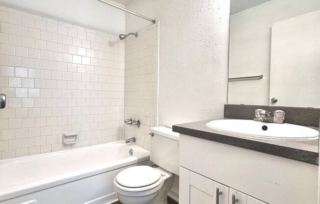 2 beds, 2 baths, 902 sqft, $1,054, Unit 115