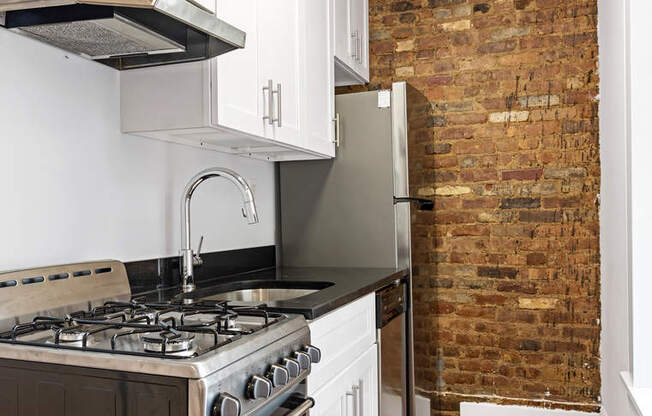 214 E 82 ST