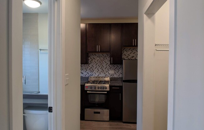 427 W Belden St, Chicago IL 202