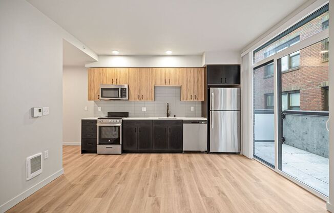 2 beds, 1 bath, 660 sqft, $2,200, Unit 208