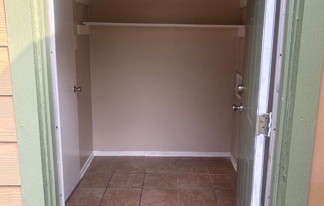 2 beds, 2 baths, 1,000 sqft, $1,725, Unit 3-1631-B