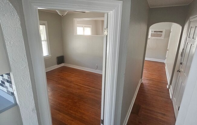 442 30 AVE N