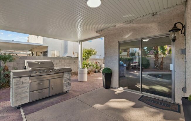 Fully furnished gorgeous Silverado Ranch home!