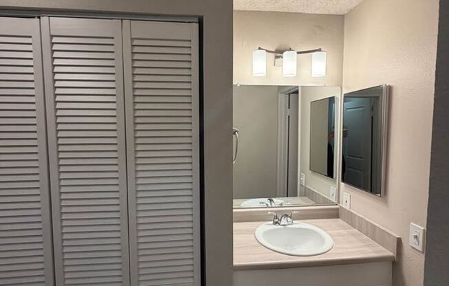 1 bed, 1 bath, 815 sqft, $2,395, Unit 222