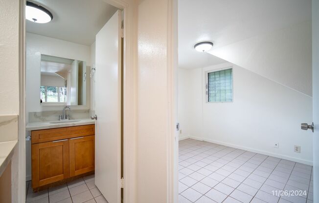 2 beds, 1 bath, $2,000, Unit UNIT B