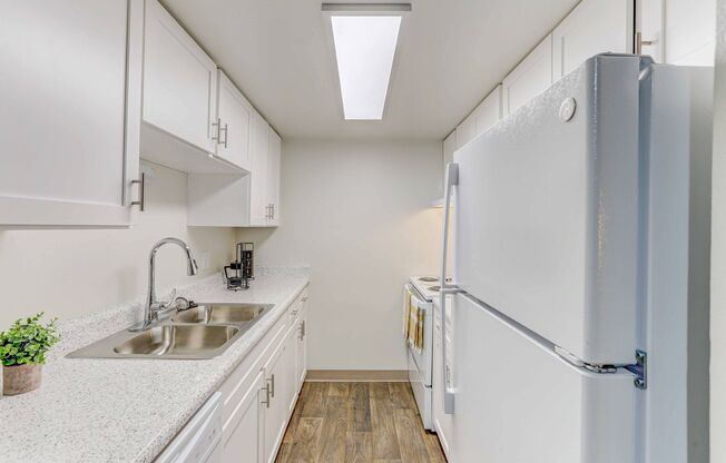 2 beds, 1.5 baths, 864 sqft, $1,775, Unit 5204