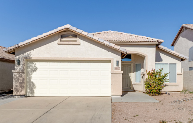 Charming 4‑Bedroom Peoria Home with Private Pool – Great Location!