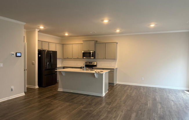 5135 TULIP SQ