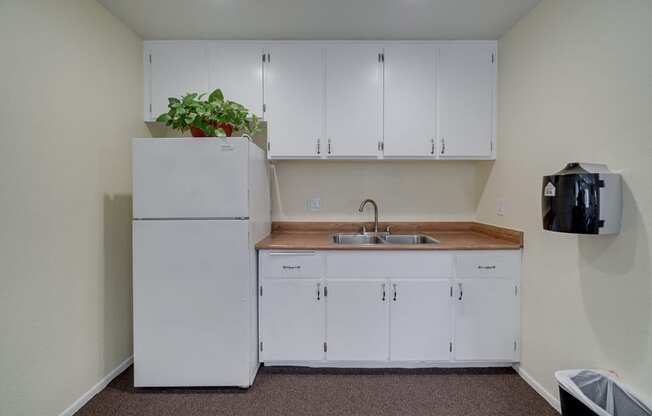 Convenient Kitchen at Park Merridy, California, 91325