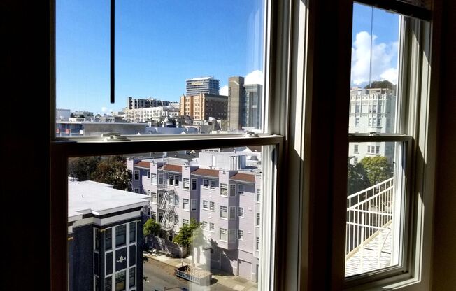 Studio, 1 bath, 450 sqft, $2,500, Unit 701