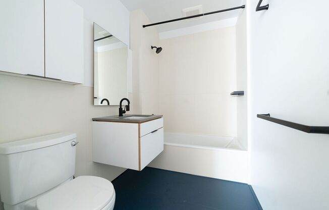2 beds, 2 baths, $2,378, Unit 203