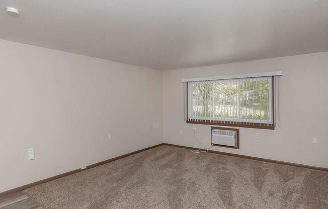 1 bed, 1 bath, 650 sqft, $725, Unit 3535 N Main Street Apt C-3