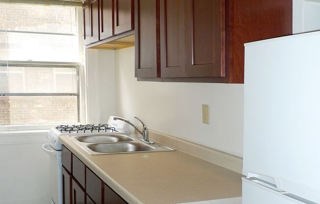 1 bed, 1 bath, 410 sqft, $865, Unit 21 - 10