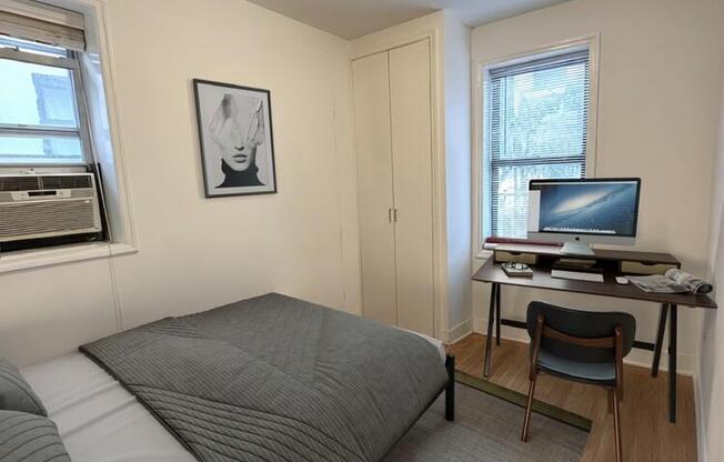 326 W 47 ST