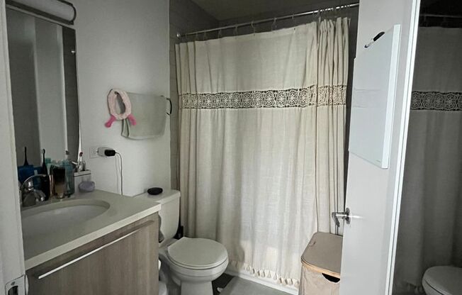 2 beds, 2 baths, $2,975, Unit 302