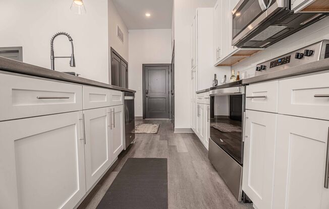 1 bed, 1 bath, 725 sqft, $1,610, Unit A111