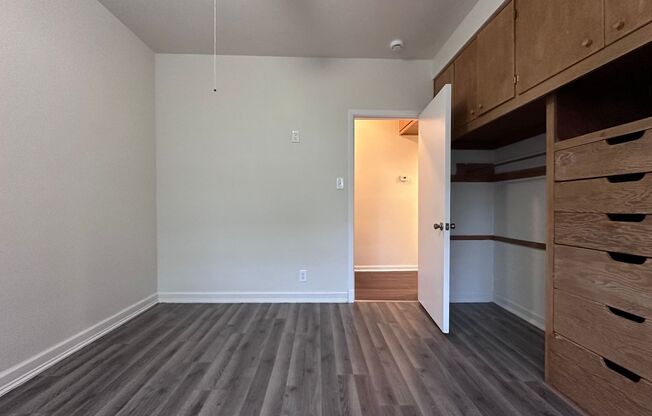 4 beds, 1 bath, $1,045, Unit Lower