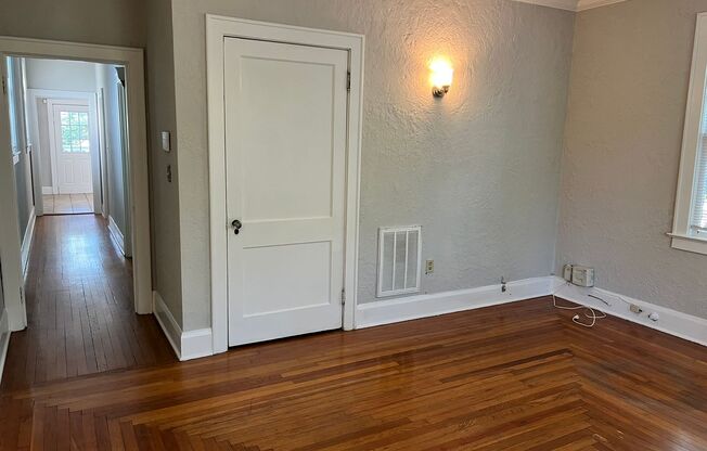 606 W. Azeele St