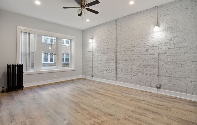 3 beds, 1 bath, 850 sqft, $2,500, Unit 6948-1