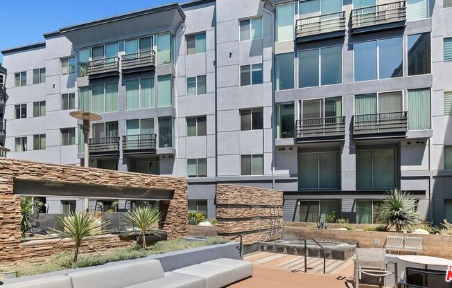 1 bed, 1 bath, 1,050 sqft, $3,100, Unit 426