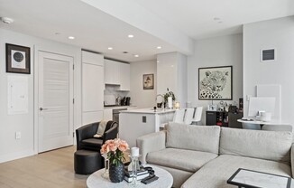 1 bed, 1 bath, 712 sqft, $6,500, Unit 538