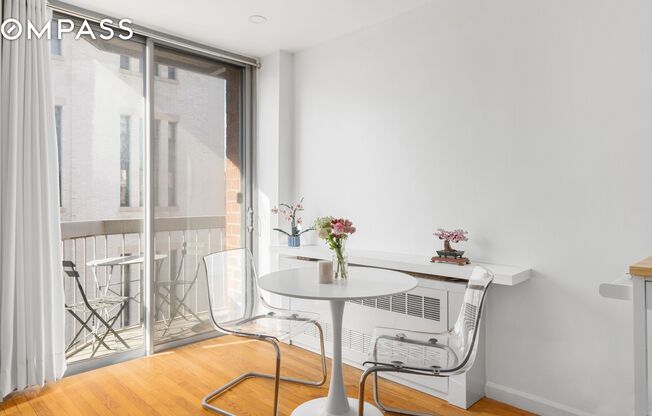 Studio, 1 bath, $3,995, Unit 4L